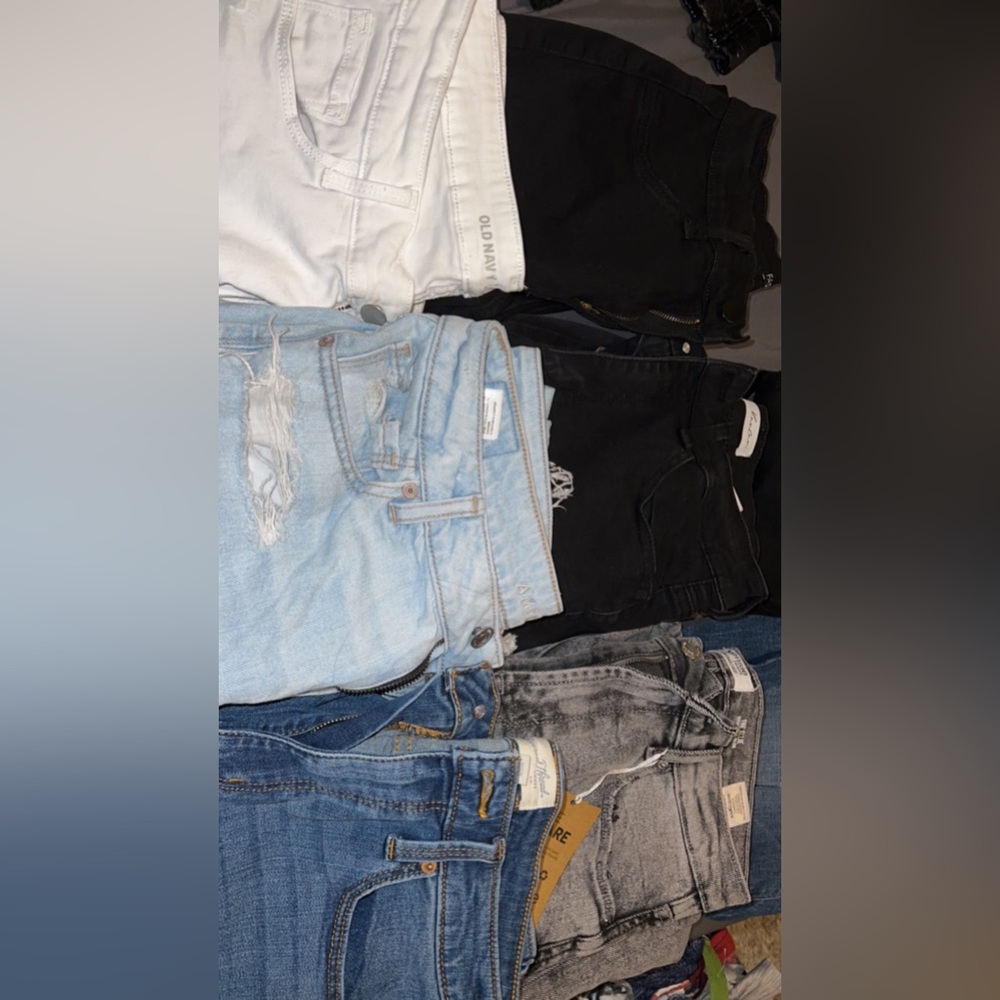 WOMANS SIZES 7-10 LOT.